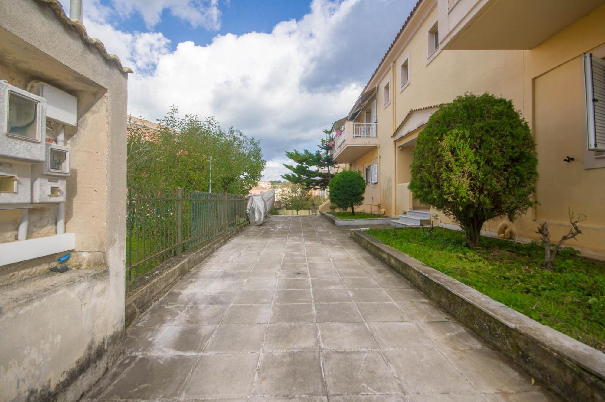Διωροφη Μεζονετα-2Km Απο Το Κεντρο-Iliana House Appartement Alepou Buitenkant foto