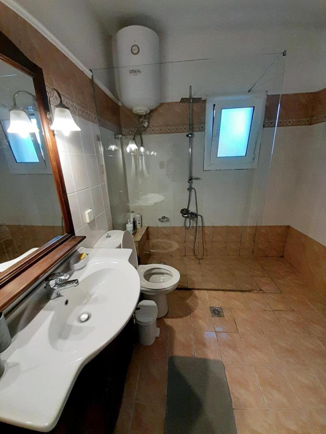 Διωροφη Μεζονετα-2Km Απο Το Κεντρο-Iliana House Appartement Alepou Buitenkant foto